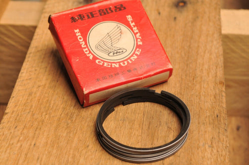 NOS HONDA OEM RINGS, RING SET (PISTON) 13042-217-000 CA160 CB160 CL +0.75 OS  - Like New