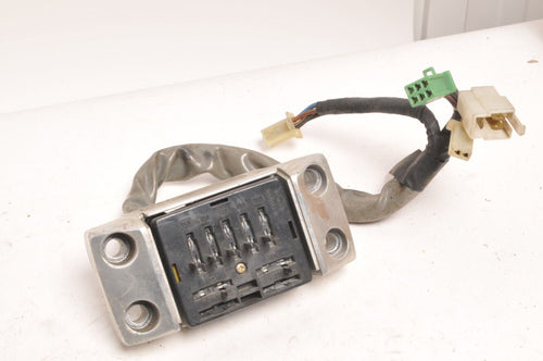 Honda Fuse Box Top Clamp Holder for VT500 CX650 1983 +  |  53131-MF5-750 - Very Good