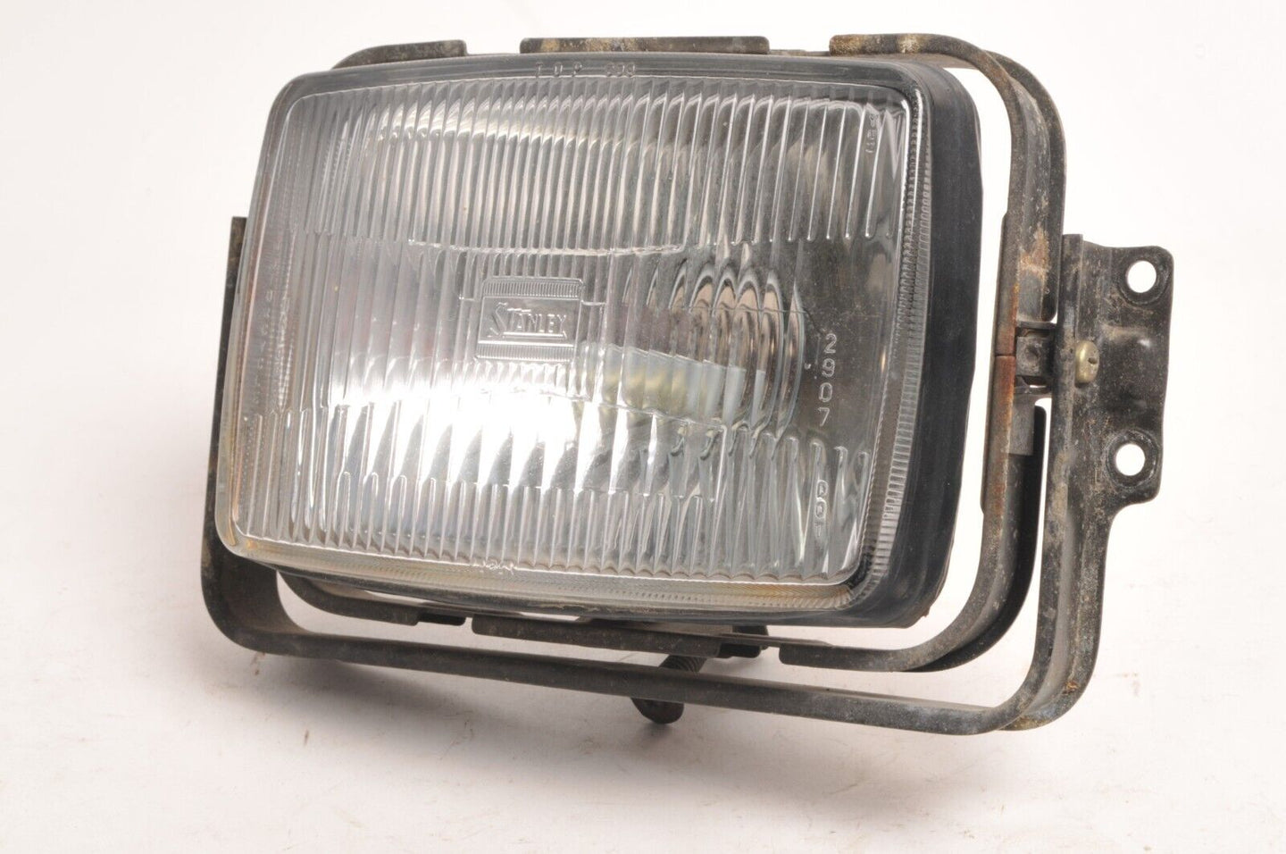Honda Headlight Assembly VF500 Interceptor  Stanley 2907 DOT  HM-39M-S - Very Good