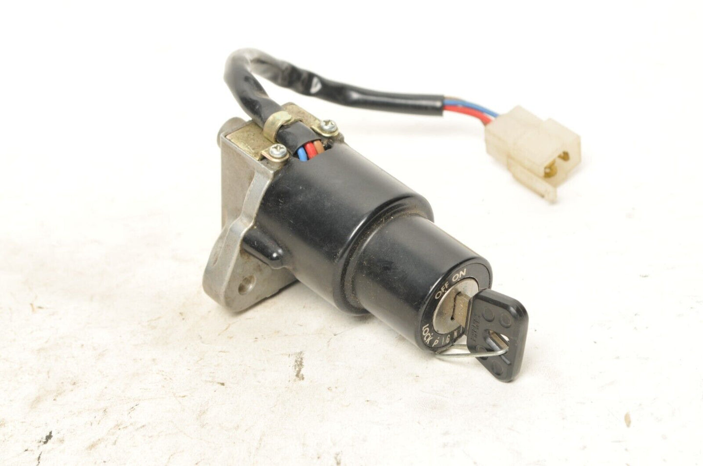 Used Yamaha Main Key Ignition Switch 3-wire XJ FZR XV XS ++   |  3JV-82501-00 - Very Good