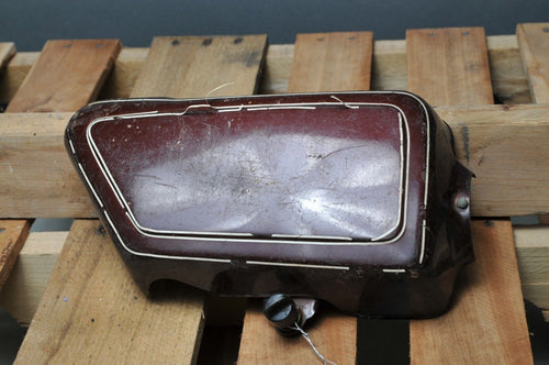 GENUINE YAMAHA SIDE COVER RIGHT XS650 1978 BURGUNDY W/LATCH - Very Good
