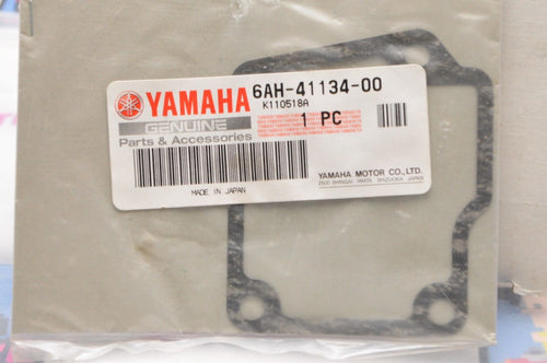 NEW NOS OEM YAMAHA MARINE 6AH-41134-00-00 GASKET,EXHAUST MANIFOLD 15 20 HP MOTOR - Like New