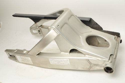 Yamaha YZF-R6 OEM Swingarm swing arm assembly  2001 01  |  5MT-22110-00 - Very Good