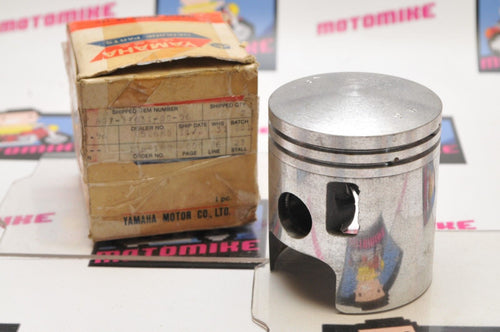 GENUINE YAMAHA PISTON 807-11631-00-96 Qty:1  STD. SL396 1969 - Like New