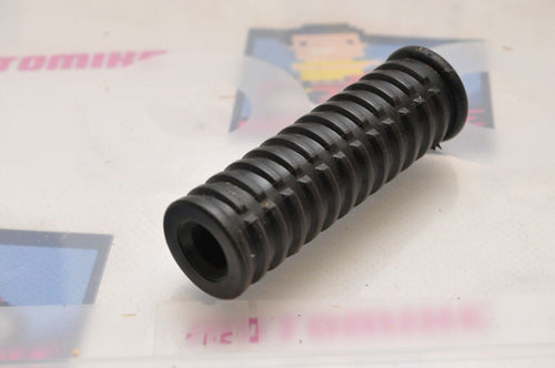 NOS OEM VINTAGE Honda 95011-32000 RUBBER PEG FOOT STEP ROUND (50731-051-000) - Like New