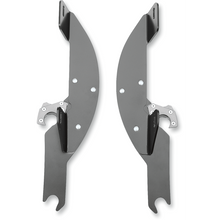 Load image into Gallery viewer, MEMPHIS SHADES METRIC 03-09 VTX1300 BATWING MNT KIT BLK MEM8990