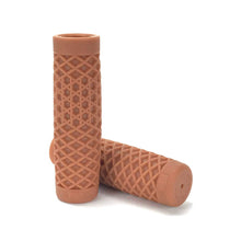 Load image into Gallery viewer, ODI VANS/CULT VTWIN GRIP 7/8 GUM B01VTGR