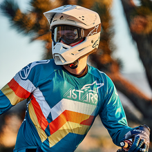 Load image into Gallery viewer, ALPINESTARS HELMET SM5 SOLID WHT S 8303023-2180-S