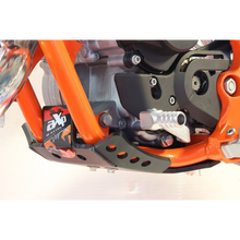 Load image into Gallery viewer, AXP RACING 6MM SKIDPLATE HUS -GAS TC65-MC65 AX1528