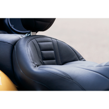 Load image into Gallery viewer, MUSTANG SEAT DELUXE TOURING FLH 79006