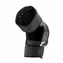 Load image into Gallery viewer, 100% FORTIS KNEE GUARDS GREY HEATHER/BLACK SM/MD 70007-00003