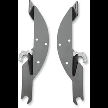 Load image into Gallery viewer, MEMPHIS SHADES METRIC 03-09 VTX1300 BATWING MNT KIT BLK MEM8990