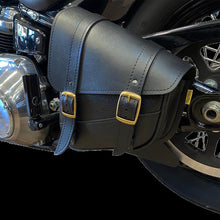 Load image into Gallery viewer, WILLIE &amp; MAX LUGGAGE SWING ARM BAG SFTL BLK 59776-08