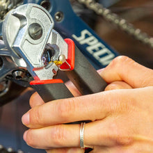 Load image into Gallery viewer, FEEDBACK SPORTS CABLE HOUSING CUTTER 17148