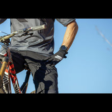 Load image into Gallery viewer, THOR BICYCLE SHORT MTB ASSIST BK 28 5001-0032