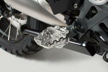 Load image into Gallery viewer, SW-MOTECH Footrest Kit EVO Honda CRF1000L Africa Twin (15-17)/XL600V Transalp (87-99)/XRV650 Africa Twin(87-90)/XRV750 Africa Twin (89-03) FRS.01.112.102011
