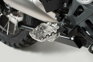 SW-MOTECH Footrest Kit EVO Honda CRF1000L Africa Twin (15-17)/XL600V Transalp (87-99)/XRV650 Africa Twin(87-90)/XRV750 Africa Twin (89-03) FRS.01.112.102011