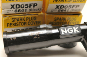 (4) NGK XD05FP 8641 Spark Plug Resistor Caps / Capuchons de Résistance