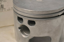 Load image into Gallery viewer, Mercury Quicksilver 785-9738T9 Piston Kit (STD) - Outboard 2.5 135 175 200 HP++