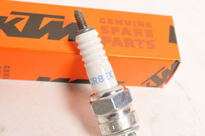 Genuine KTM Spark Plug CR8EK fits 400 520 540 250 950 SM SXS EXC + | 59039093000
