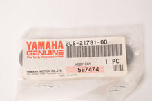 Load image into Gallery viewer, Genuine Yamaha Emblem for Side Cover Road Star + Seat SR400  |  3LS-21781-00