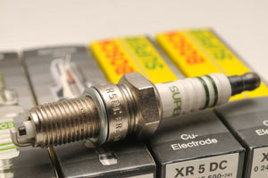 (4) Bosch XR5DC Spark Plug Plugs Bougies-Lot of FOUR  / Lot de Quatre - BMW -741
