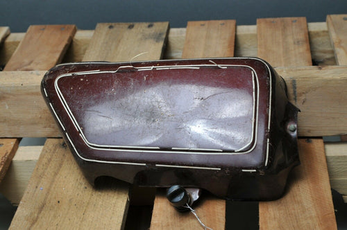 GENUINE YAMAHA SIDE COVER RIGHT XS650 1978 BURGUNDY W/LATCH - Motomike Canada