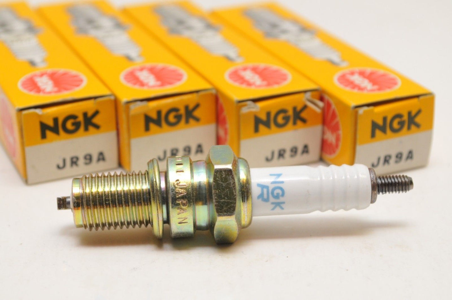 (4) NGK JR9A Spark Plug Plugs Bougies - Set of Four Lot de Quatre - Honda/Suzuki