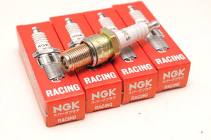 (4) NGK B10ES Spark Plug Plugs Bougies - Lot of Four / Lot de Quatre Competition