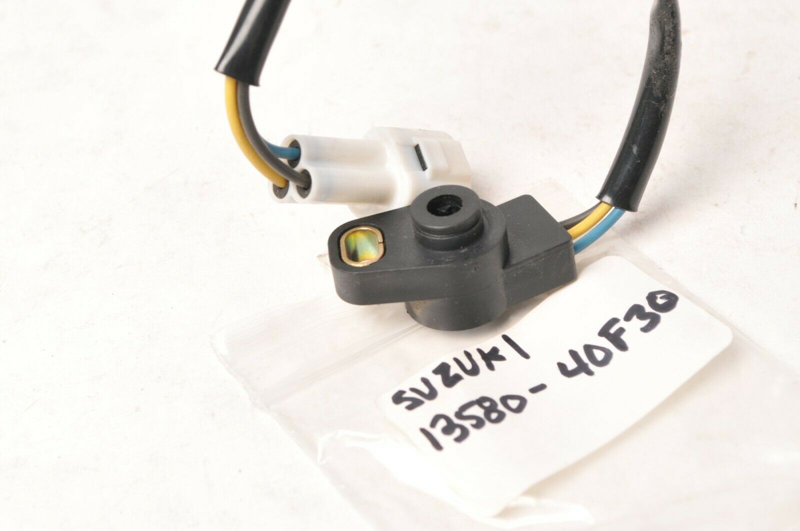 Genuine Suzuki 13580-40F30 Sensor,Throttle Body - GSX-R750 R1000 C90  Hayabusa ++