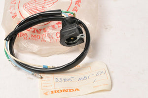 Genuine NOS Honda 33405-MB1-671 Wire,R Turn Signal pigtail harness VF700 VF1100