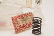 Load image into Gallery viewer, NEW OEM Kawasaki CLUTCH SPRING 92081-100 H2 MACH IV 1972-1975 SEE PICS CORROSION