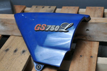 Load image into Gallery viewer, GENUINE SUZUKI SIDE COVER 47111-45200 GS750L GS750 RIGHT RH 1979 BLUE