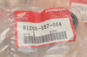 NOS Honda OEM 91205-957-004 OIL SEAL(21.7X35X6.5) TRX70 CR80R ATC70 SEE LIST