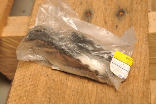 NOS OEM YAMAHA 22W-27411-01-90 FOOTREST 1 - XT350 YZ100 DT400 YZ250G YZ80 ++ - Motomike Canada