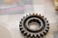 Load image into Gallery viewer, NOS OEM VINTAGE Honda 28211-065-005 GEAR, KICK PINION SPINDLE CL70 SL70 CT70