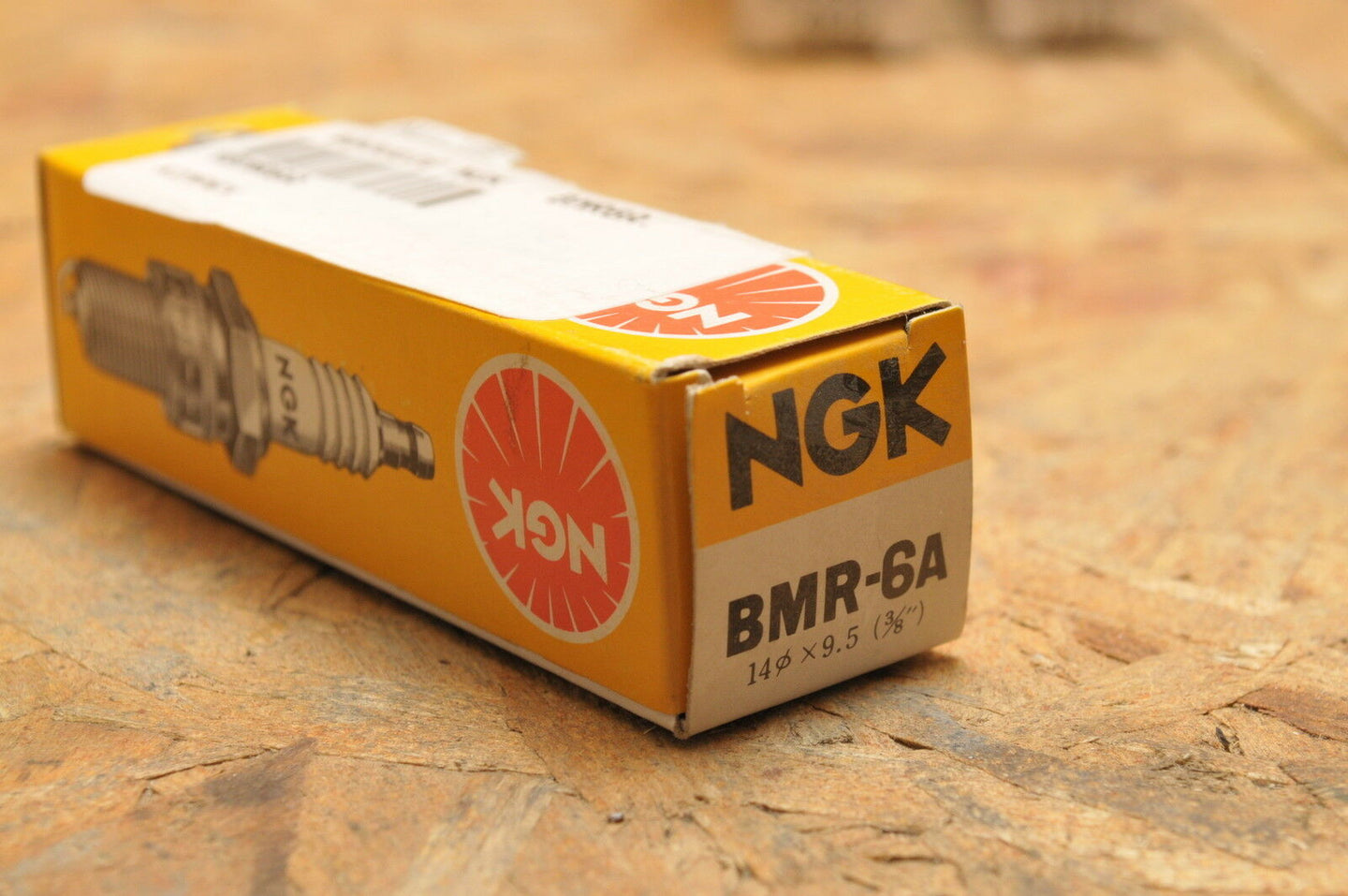 NEW NGK SPARK PLUG BMR-6A BMR6A