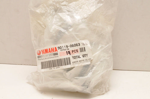 NEW NOS OEM YAMAHA BOLT W/WASHER Qty:19 90119-06063 FENDER WOLVERINE BREEZE +++ - Motomike Canada