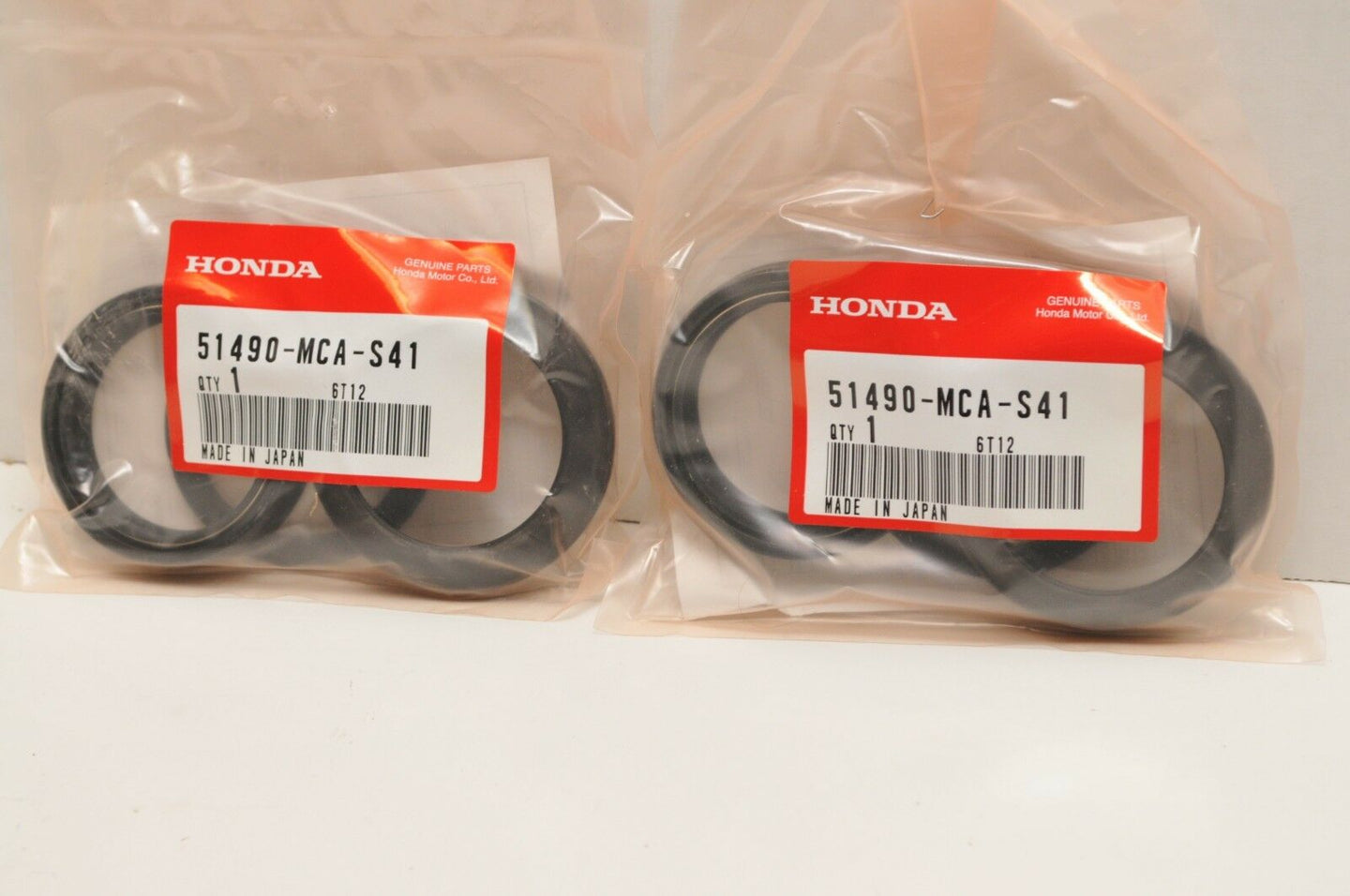 NOS OEM Honda 51490-MCA-S41 Qty:2 FRONT FORK SEAL SET GL1800 GOLD WING 2012-2017