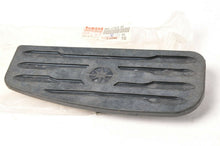 Load image into Gallery viewer, Genuine Yamaha 4WM-27423-00 Cover,Footrest Floor Board - RH Right Road Star